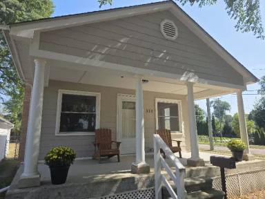 Main picture of 335 River St
