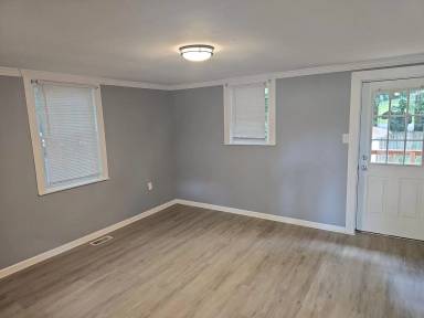Main picture of 1618 Oak St
