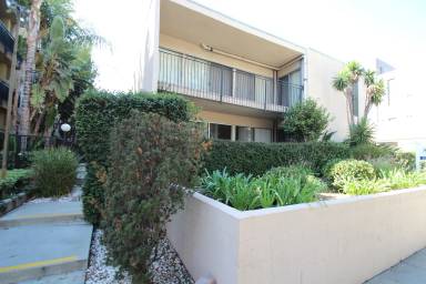 Main picture of 151 N Hudson Ave