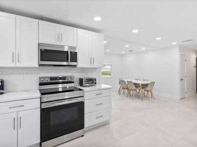 Main picture of 5731 SW 54th Ter