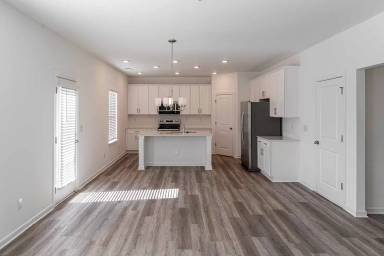 Main picture of 3248 Pepper Pike Ct