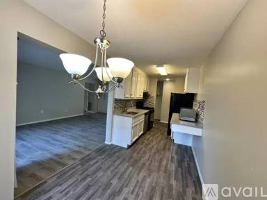 Main picture of 2 Shrewsbury Green Dr