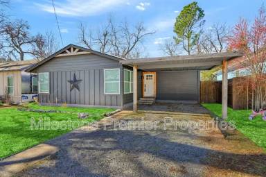 Main picture of 204 N Holly Ave