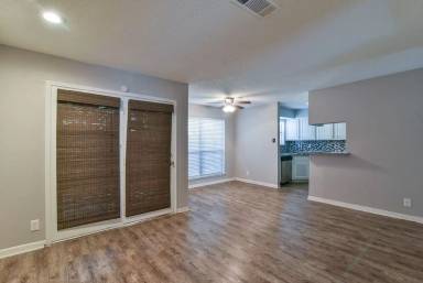 Main picture of 1906 Emerald Pl