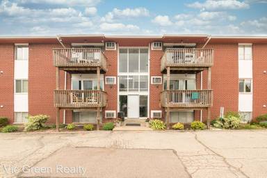 Main picture of 261 N Main St