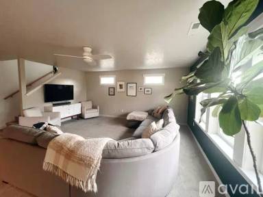 Main picture of 16848 N Breeds Hill Ave