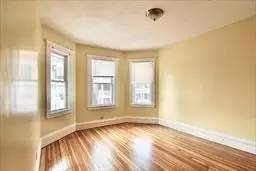 Main picture of 8 Ridgewood St