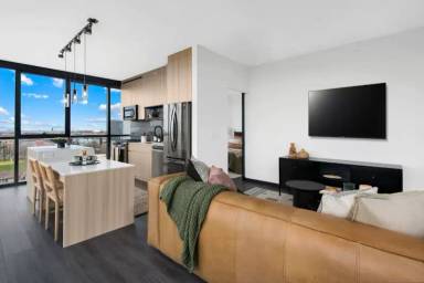 Main picture of 1356 W Randolph St