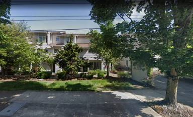 Main picture of 10535 E Burnside St