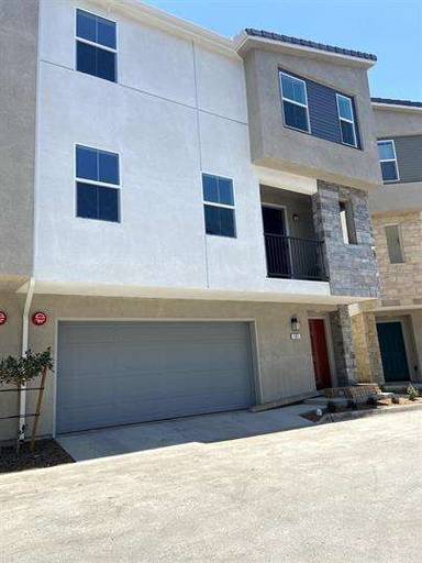 Main picture of 447 Fitzpatrick Rd