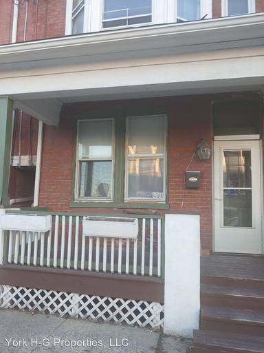 Main picture of 1140 N George St