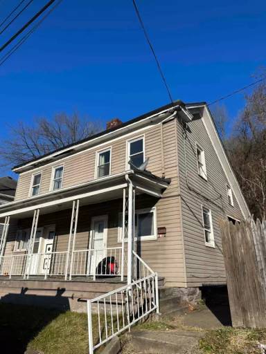 Main picture of 828 Main St