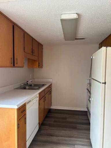Main picture of 400 Alice Dr