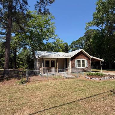 Main picture of 6164 N Highland Blvd