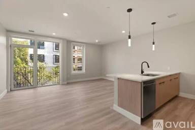 Main picture of 211 Green St