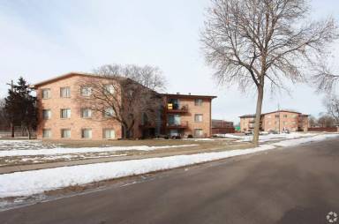 Main picture of 4641 Independence Ave N