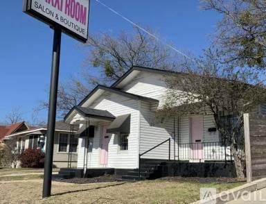 Main picture of 5318 Birchman Ave