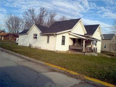 Main picture of 1904 E State St