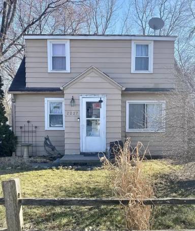 Main picture of 2227 W Miller Rd