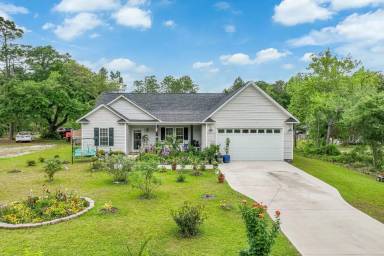 Main picture of 571 Sound Rd