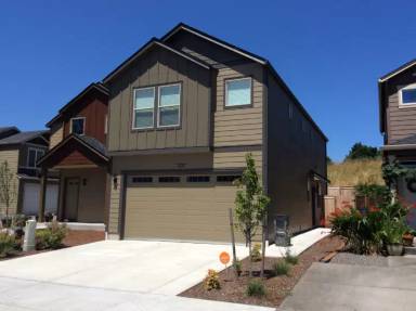 Main picture of 4228 NE 34th Way