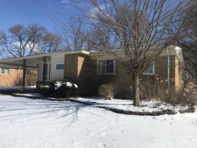 Main picture of 24010 Marlow St