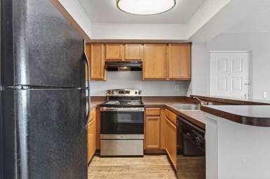 Main picture of 728 Executive Center Dr