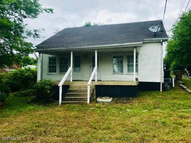 Main picture of 3820 Hydes Ferry Rd