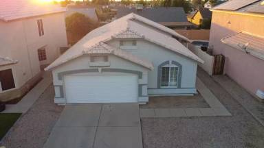 Main picture of 910 N Swan Dr