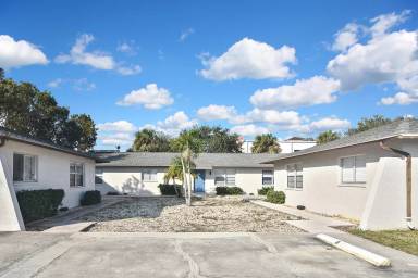 Main picture of 218 SE 16th Pl