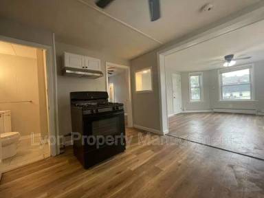 Main picture of 412 Elm St