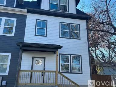 Main picture of 200 Raymond St
