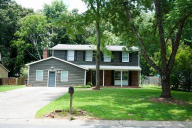 Main picture of 615 Regency Dr