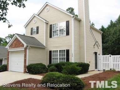 Main picture of 204 Adefield Ln