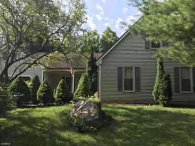Main picture of 3375 Maybee Rd