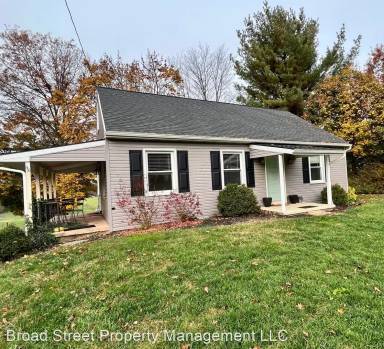 Main picture of 924 Pine Hill Rd