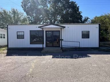 Main picture of 601 W Main St