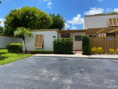 Main picture of 1724 SW 131st Place Cir S