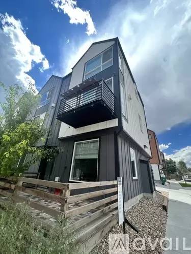 Main picture of 5664 W 11th Pl