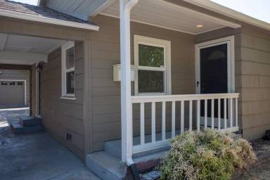 Main picture of 301 Toyon Way