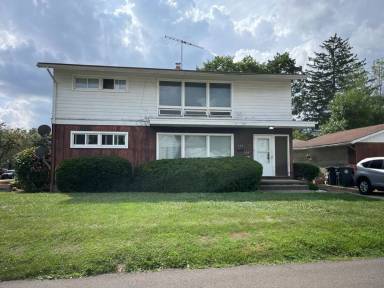 Main picture of 220 Stoddard Ave