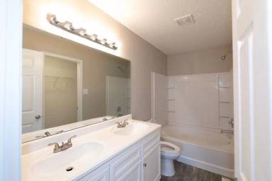 Main picture of 8611 Bluff Point Way