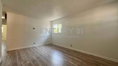 Main picture of 5429 Farnsworth Ave