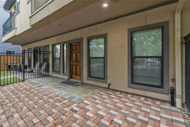 Main picture of 1113 Saint Charles St