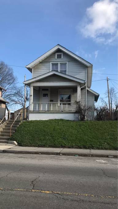 Main picture of 1002 E Whittier St