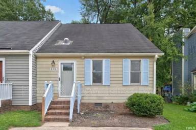 Main picture of 8306 McGuire Dr