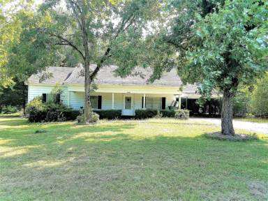 Main picture of 2624 E Main St