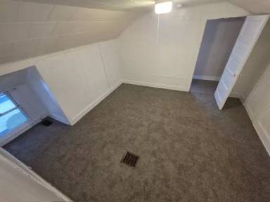Main picture of 412 Oak Hill Ave