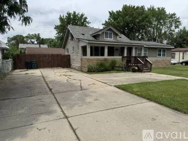 Main picture of 1303 E 13 Mile Rd