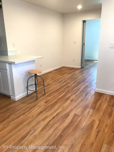 Main picture of 6974 Mohawk St